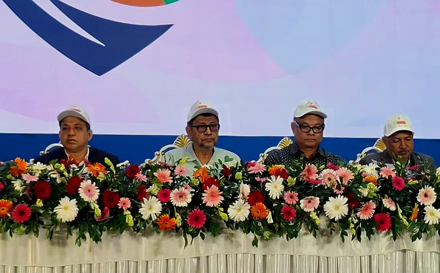 শিশুর জন্য মায়ের দুধের বিকল্প নেই: স্বাস্থ্যমন্ত্রী