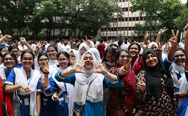 এসএসসি-সমমান: জিপিএ-৫ প্রাপ্তিতে এগিয়ে মেয়েরা