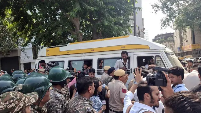 দিল্লিতে বিক্ষোভ: আটকের সংখ্যা বেড়ে ৫ হাজার