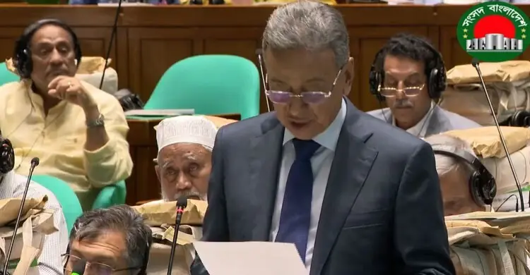 ১ জুলাই থেকে সরকারি চাকরিজীবীদের বেতন বৃদ্ধির ঘোষণা
